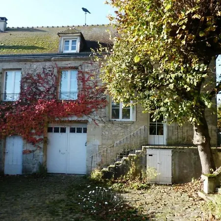 Montjavoult, 3 Pieces, 6 Personnes - Fr-1-526-22 *